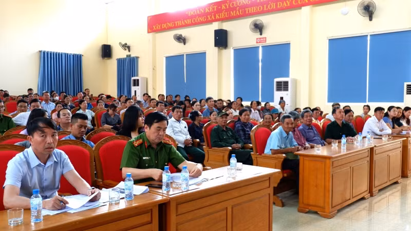 Đối thoại xử lý ô nhiễm tại bãi rác Đông Nam.