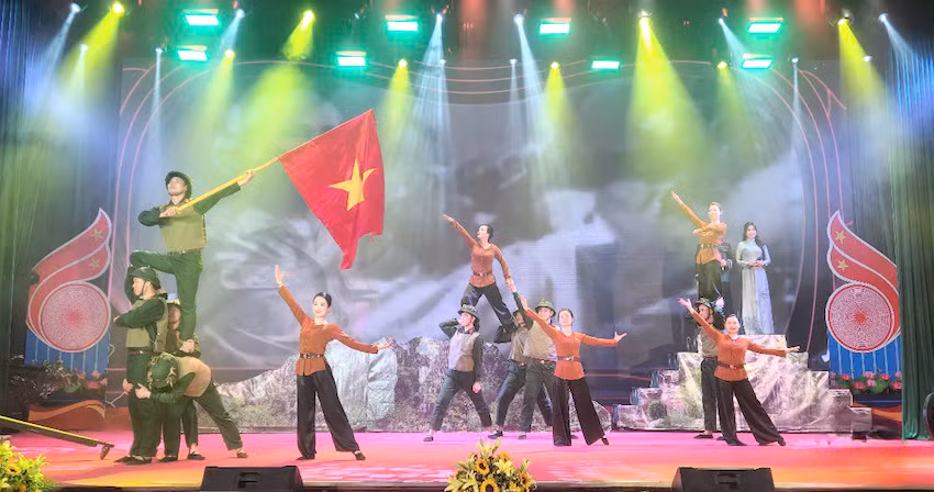 Các tiết mục văn nghệ tại hội thi. (ảnh: ĐÌNH TĂNG)