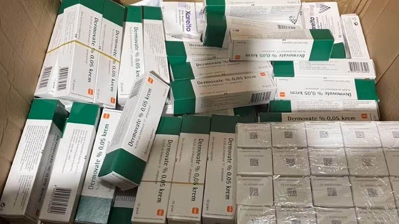 Lô hàng thuốc tân dược gồm gần 8.000 sản phẩm không hoá đơn, chứng từ.