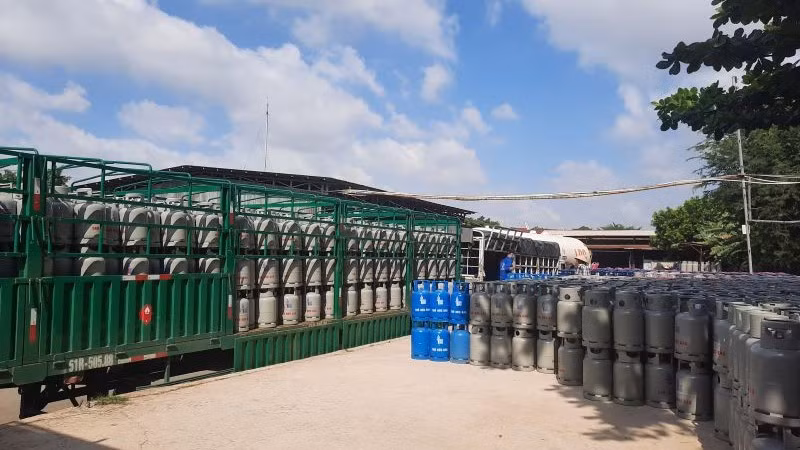 Giá gas tại Thành phố Hồ Chí Minh ở mức 441.000-479.000 đồng/bình 12kg, tuỳ thương hiệu.