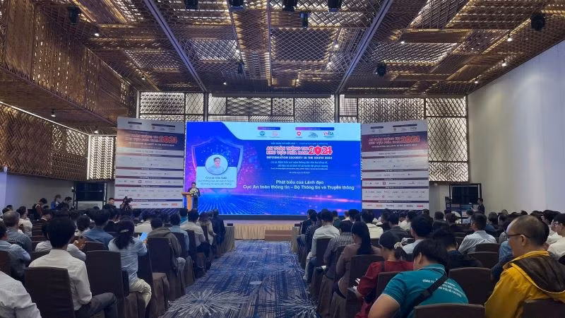 Quang cảnh Hội thảo: “Bảo đảm an toàn thông tin cho hạ tầng số, dữ liệu số và kinh tế số trước tội phạm mạng”. Ảnh: VŨ NGÂN