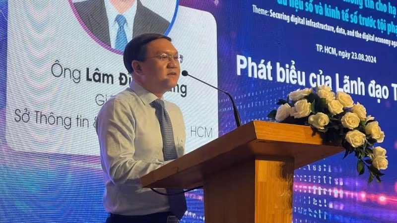Ông Lâm Đình Thắng, Giám đốc Sở Thông tin và Truyền thông Thành phố Hồ Chí Minh phát biểu. Ông Lâm Đình Thắng, Giám đốc Sở Thông tin và Truyền thông Thành phố Hồ Chí Minh phát biểu.