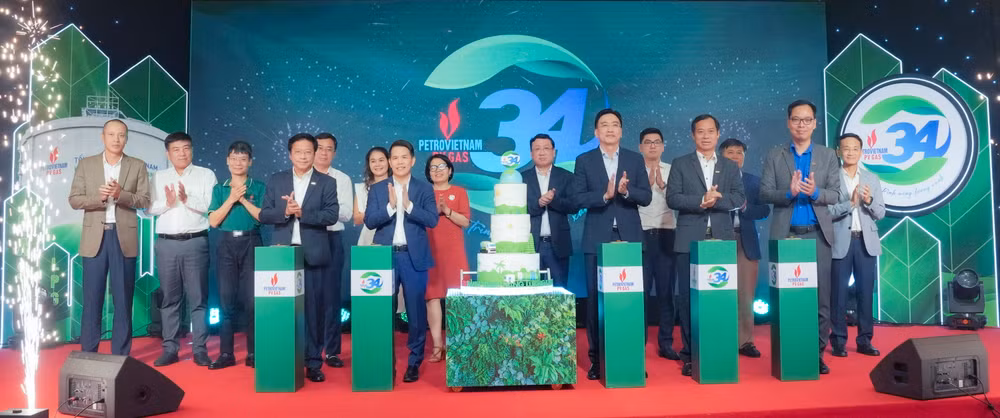 Chúc mừng PV GAS 34 năm xây dựng và phát triển.