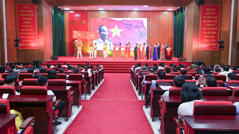 Quang cảnh hội nghị.