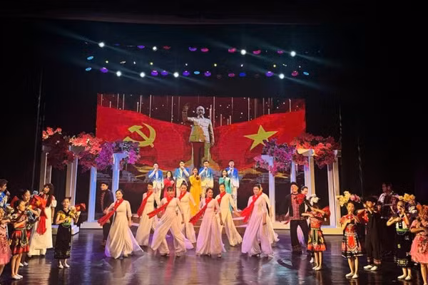 Chương trình biểu diễn của Nhà hát Nghệ thuật Đương đại Việt Nam. (Ảnh: CỤC NGHỆ THUẬT BIỂU DIỄN)
