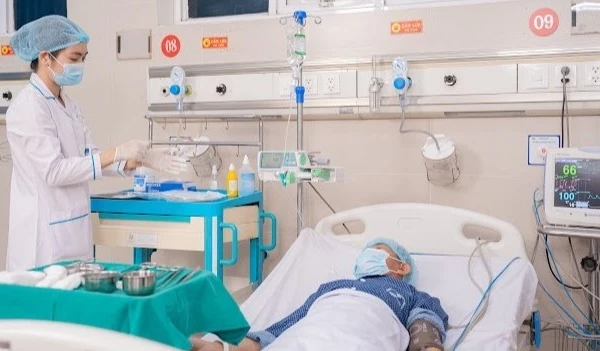 Bệnh nhân có sự phục hồi tốt sau 10 ngày điều trị.