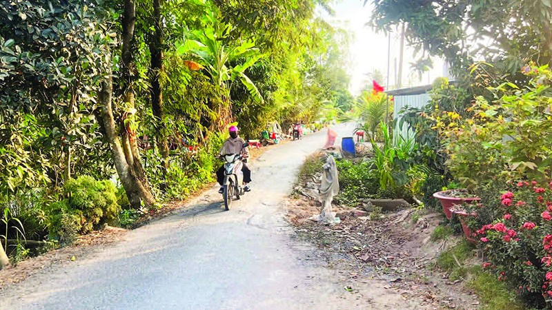 Đoạn đường tại mương cống Sáu Xứng gây nguy hiểm cho người tham gia giao thông.