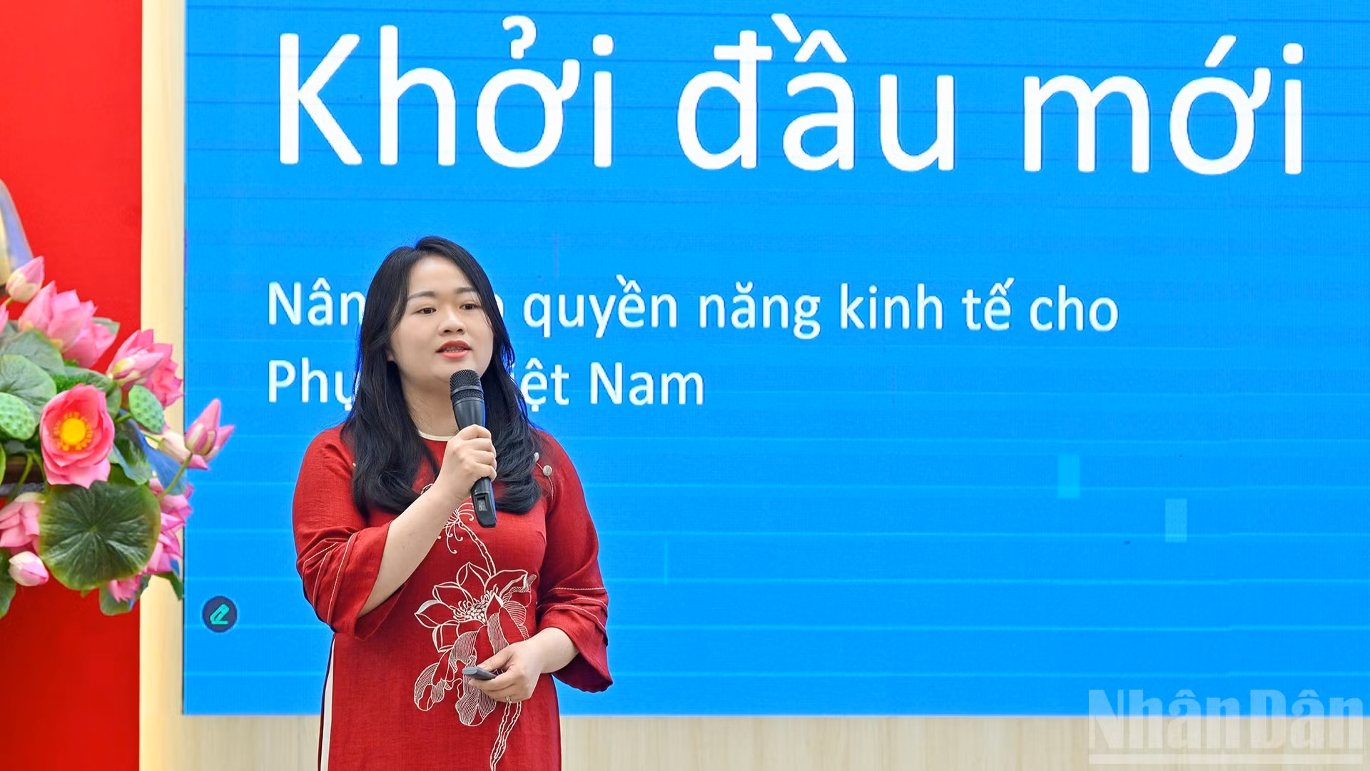 Phần chia sẻ của đại diện dự án “Khởi đầu mới” do Unilever Việt Nam và Hội Liên hiệp Phụ nữ Việt Nam phối hợp thực hiện. (Ảnh: THỦY NGUYÊN)