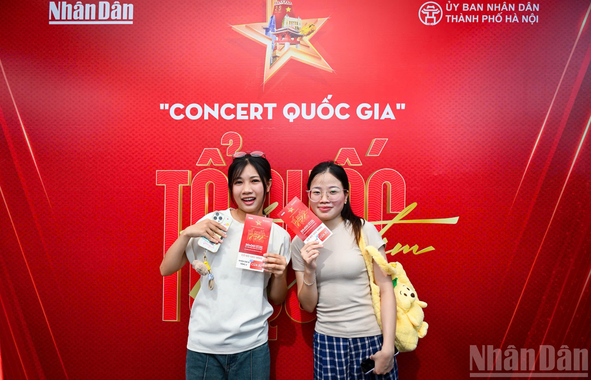 Hàng nghìn khán giả đã sẵn sàng đếm ngược tới concert Quốc gia “Tổ quốc trong tim” tại Sân vận động quốc gia Mỹ Đình, tối 10/8 tới. ndo_br_17.jpg