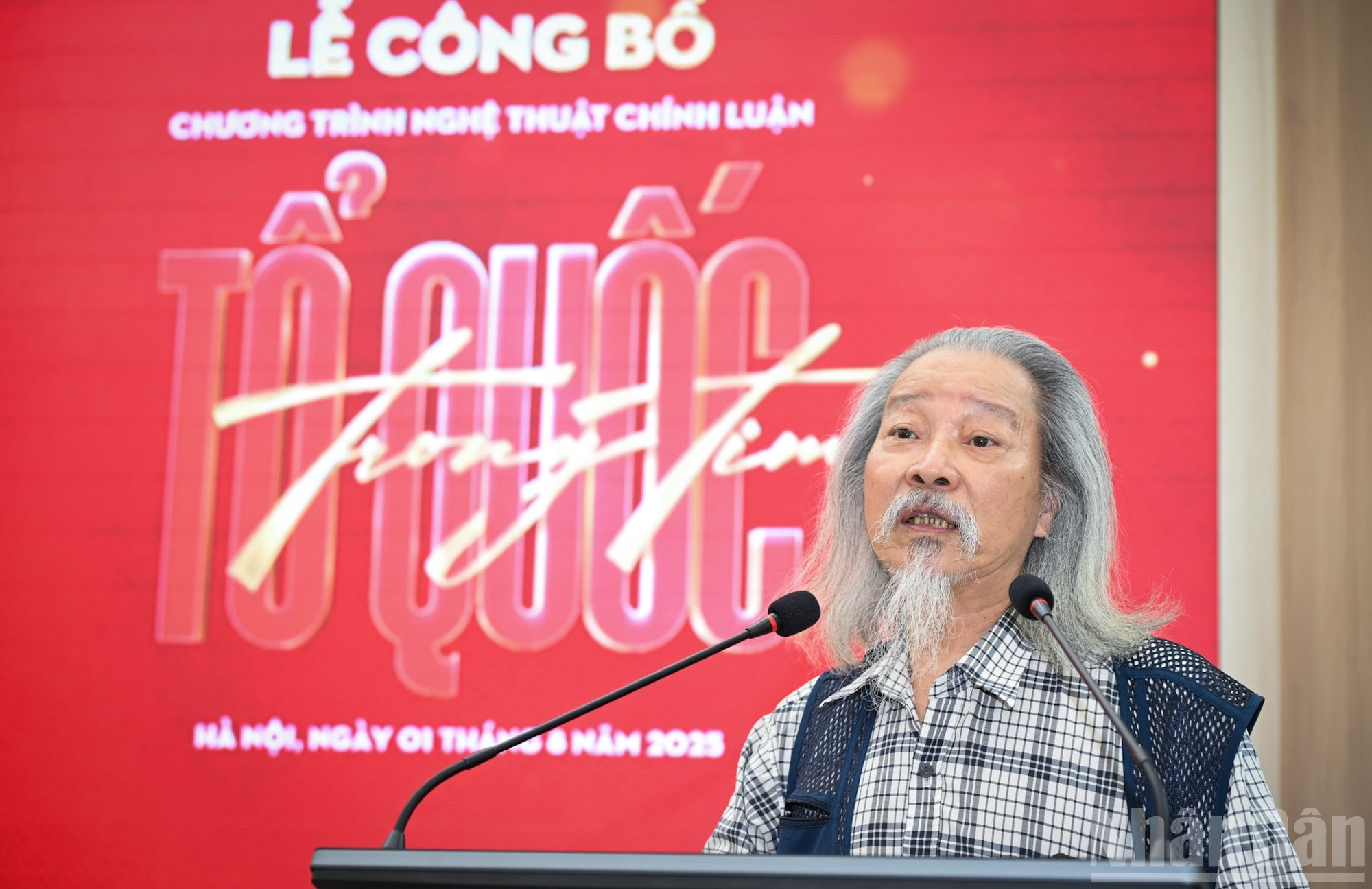 Họa sĩ-nhạc sĩ Văn Thao - con trai cố nhạc sĩ Văn Cao tại lễ công bố. ndo_br_179cb4ead10a5854011b7.jpg