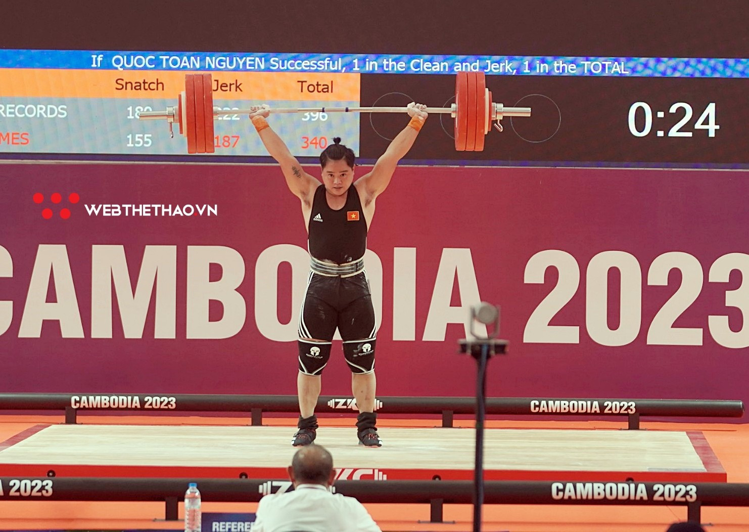 Lực sĩ Nguyễn Quốc Toàn thi đấu tại SEA Games 32.