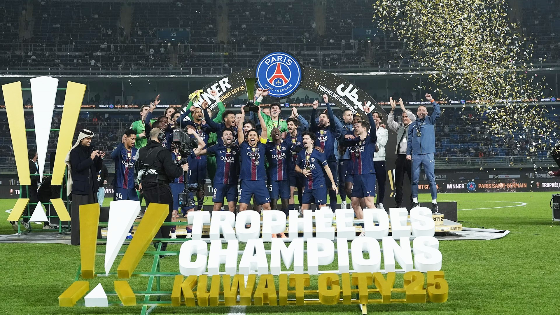 Paris Saint-Germain đăng quang Siêu cúp Pháp.