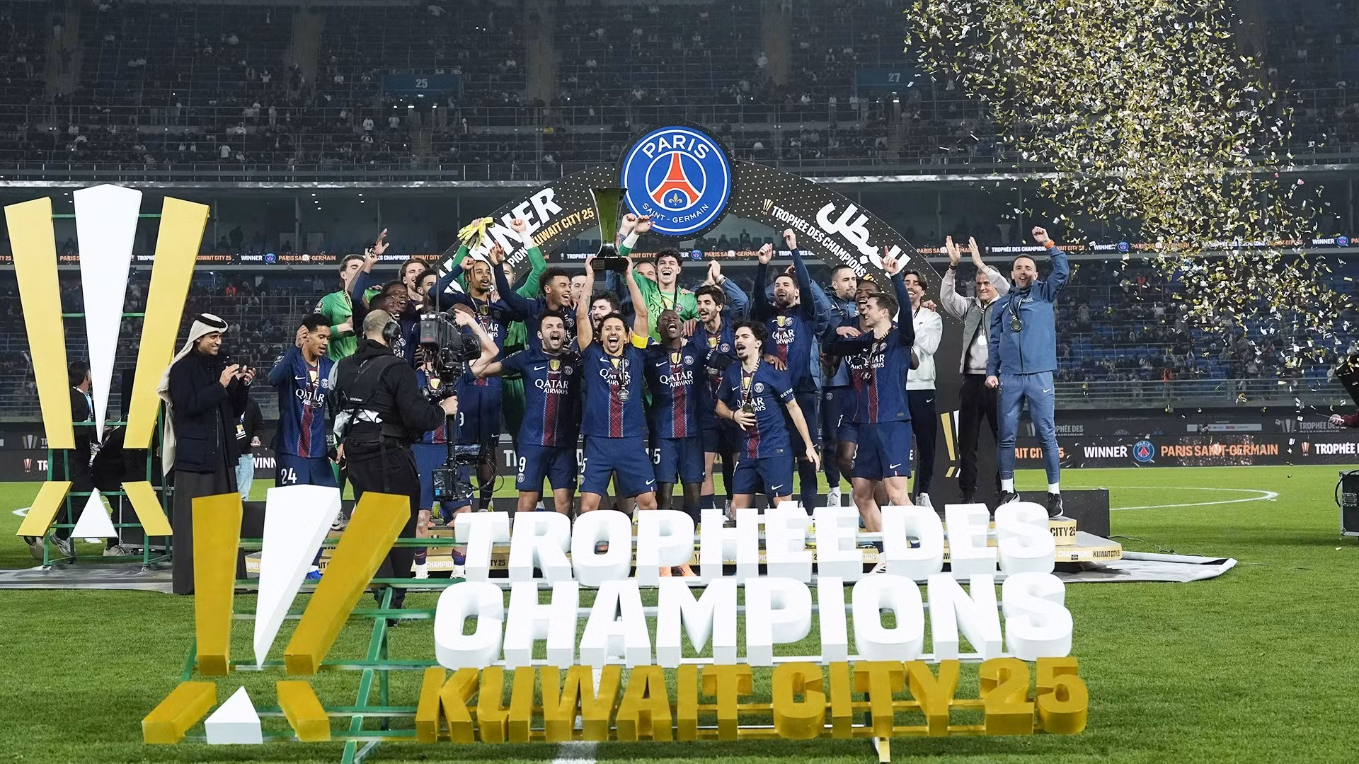 Paris Saint-Germain đăng quang Siêu cúp Pháp.