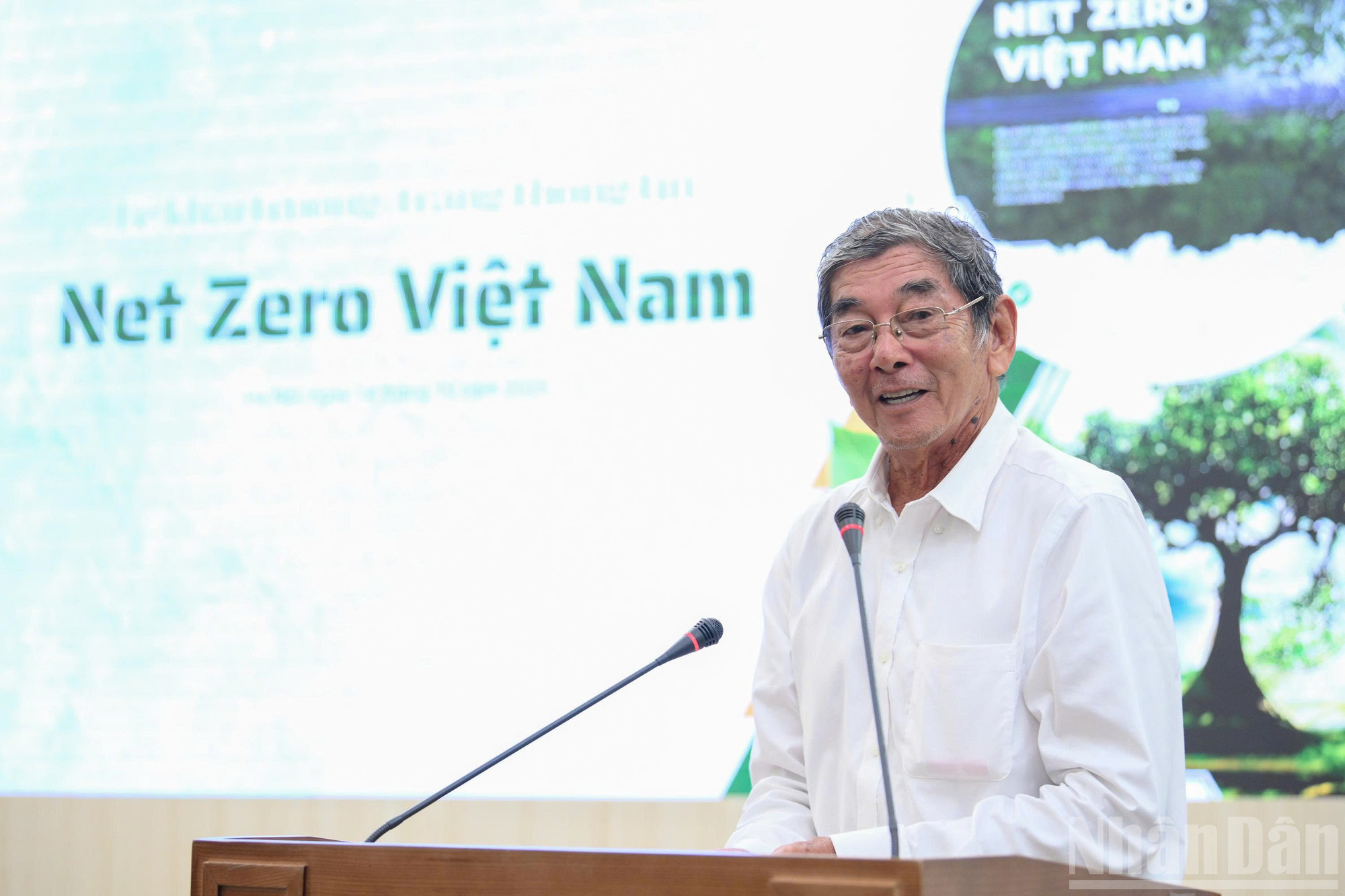 Anh hùng Lao động Hồ Quang Cua - chuyên gia trong lĩnh vực nông nghiệp chia sẻ tại buổi lễ. ndo_br_aefb3bf579f7f4a9ade68.jpg