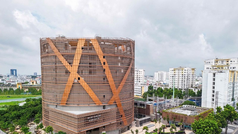Rạp xiếc và biểu diễn đa năng Phú Thọ (Thành phố Hồ Chí Minh) bằng nguồn vốn ngân sách chuẩn bị khánh thành trong tháng 8 này. (Ảnh: VÕ LÊ)