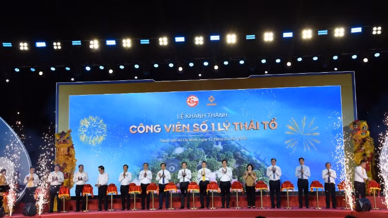 Thành phố Hồ Chí Minh khánh thành Công viên số 1 Lý Thái Tổ. Nơi đây không chỉ là không gian dành tưởng niệm các nạn nhân Covid-19, mà còn mở ra một khoảng xanh nhân văn giữa lòng đô thị. (Ảnh: VÕ LÊ)