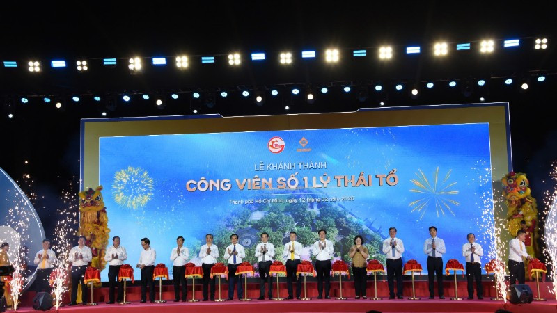 Thành phố Hồ Chí Minh khánh thành Công viên số 1 Lý Thái Tổ. Nơi đây không chỉ là không gian dành tưởng niệm các nạn nhân Covid-19, mà còn mở ra một khoảng xanh nhân văn giữa lòng đô thị. (Ảnh: VÕ LÊ)