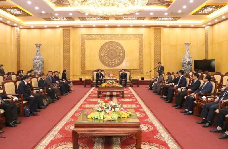Thứ trưởng Ngoại giao nước Cộng hòa Dân chủ Nhân dân Lào Phoxay Khaykhamphithoune thăm và làm việc tại Ninh Bình. (Ảnh: Đức Phương)