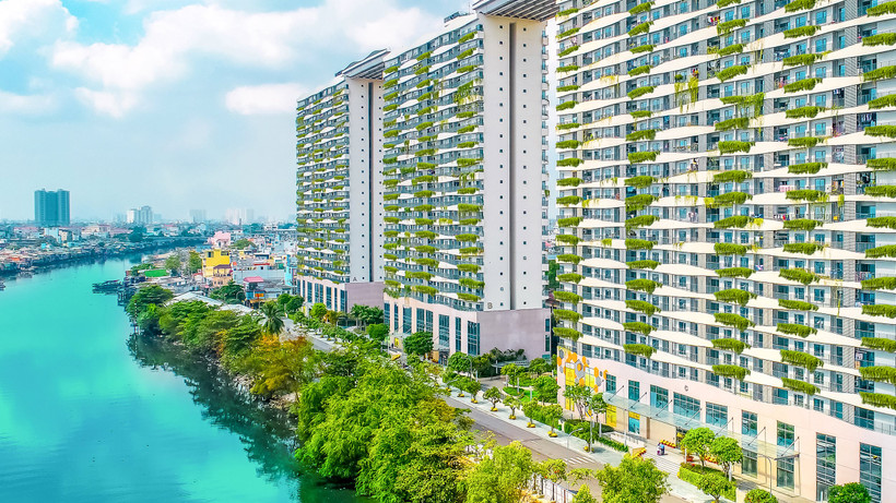 Dự án Diamond Lotus Riverside (Thành phố Hồ Chí Minh) được thiết kế, xây dựng và vận hành theo tiêu chuẩn công trình xanh LEED, là một trong năm công trình xanh tốt nhất năm 2020 theo bình chọn của Hiệp hội Bất động sản Việt Nam. Nguồn: PHUC KHANG CORPORATION 