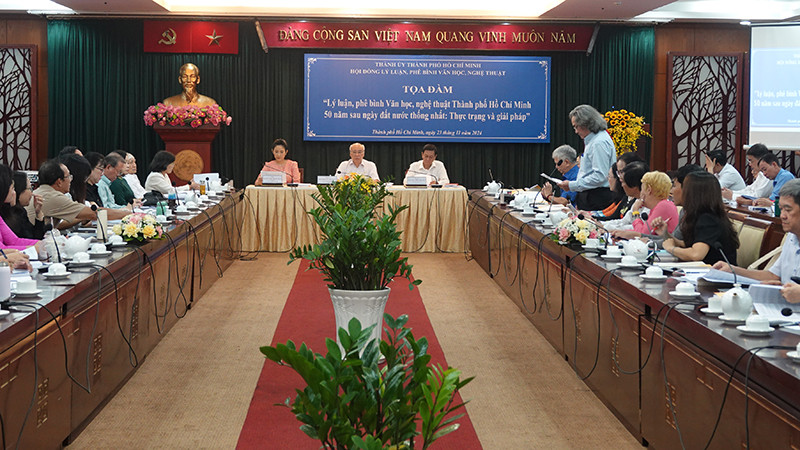 Quang cảnh buổi tọa đàm.