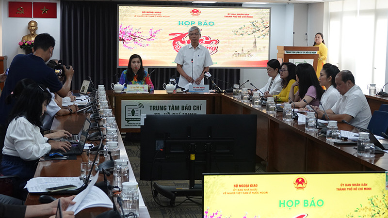 Quang cảnh buổi họp báo chương trình Xuân Quê hương 2024.