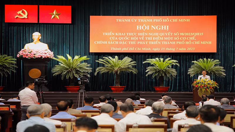 Thành ủy Thành phố Hồ Chí Minh tổ chức Hội nghị triển khai Nghị quyết số 98/2023/QH15 của Quốc hội về thí điểm một số cơ chế, chính sách đặc thù phát triển Thành phố Hồ Chí Minh.