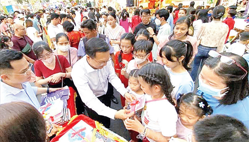 "Lì xì sách", một việc làm thiết thực nhằm lan tỏa văn hóa đọc. 