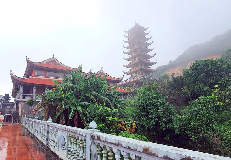 Chùa Đại Tuệ, xã Nam Anh, huyện Nam Đàn, tỉnh Nghệ An là điểm đến hấp dẫn du khách. (Ảnh KHIẾU MINH)