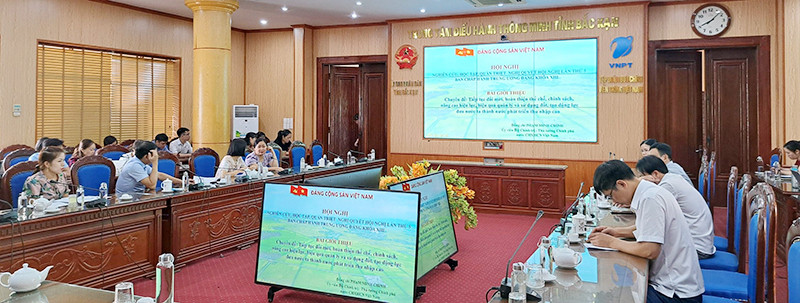 Học nghị quyết trực tuyến tại Văn phòng Ủy ban nhân dân tỉnh Bắc Kạn.