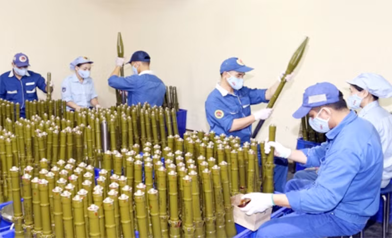 Sản xuất sản phẩm quốc phòng tại Nhà máy Z131, Tổng cục Công nghiệp, Bộ Quốc phòng. (Ảnh Tổng cục Công nghiệp quốc phòng cung cấp)