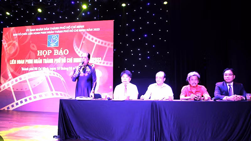 Đại diện Ban Tổ chức thông tin về sự kiện tại buổi họp báo.