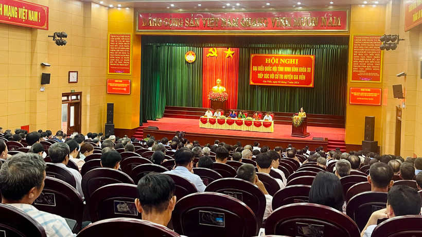 Hội nghị tiếp xúc cử tri tại huyện Gia Viễn, tỉnh Ninh Bình.