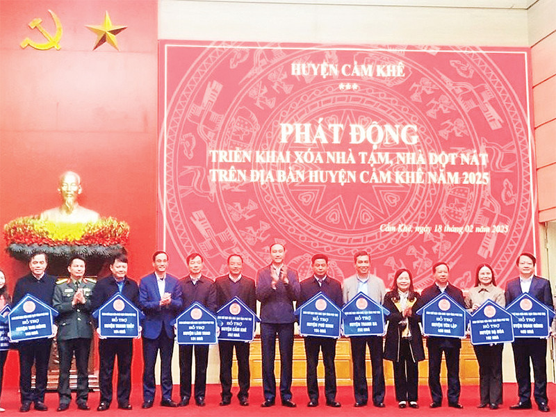 Lễ phát động triển khai xóa nhà tạm, nhà dột nát trên địa bàn huyện Cẩm Khê năm 2025.
