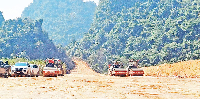 Hiện có 71 mũi thi công tuyến đường bộ cao tốc Đồng Đăng-Trà Lĩnh.