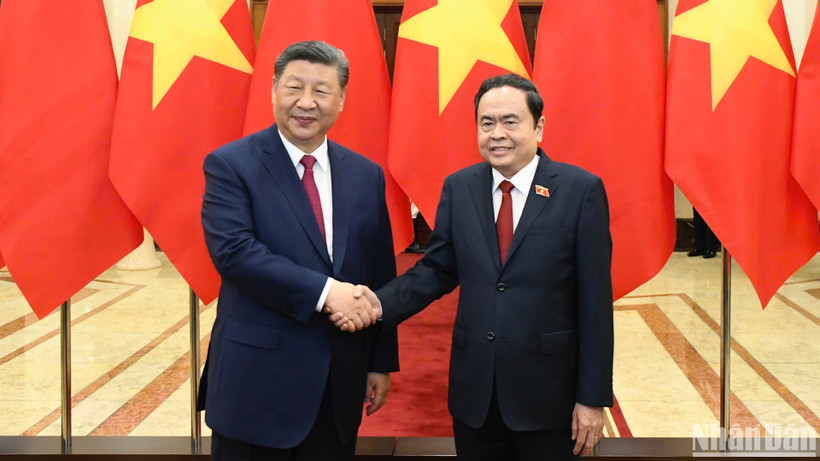 Chủ tịch Quốc hội Trần Thanh Mẫn và Tổng Bí thư, Chủ tịch Trung Quốc Tập Cận Bình.