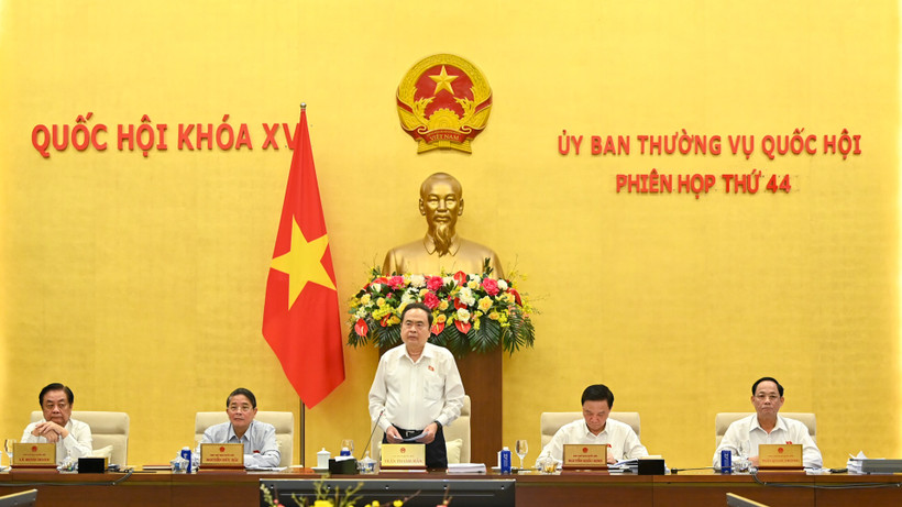 Chủ tịch Quốc hội Trần Thanh Mẫn và các Phó Chủ tịch Quốc hội dự và chủ trì phiên họp.