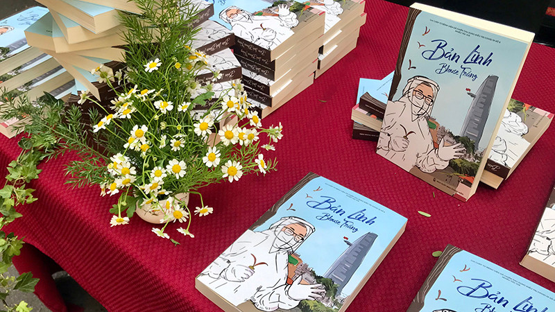 Bìa sách "Bản lĩnh Blouse trắng".