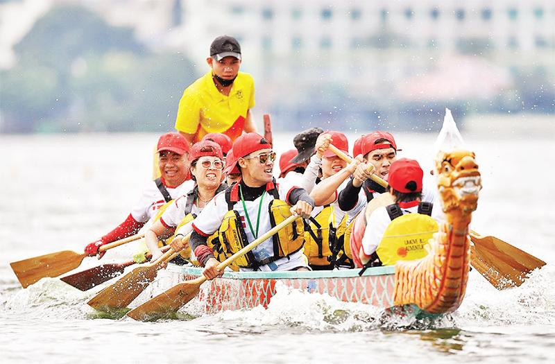 Sôi nổi giải bơi chải thuyền rồng Hà Nội 