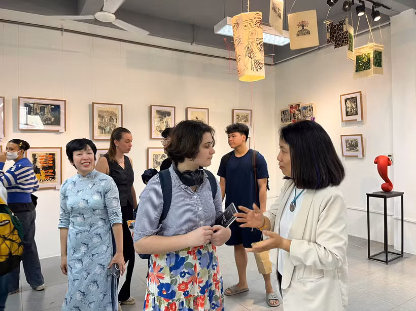 Sự kiện thu hút đông đảo khách tham quan.