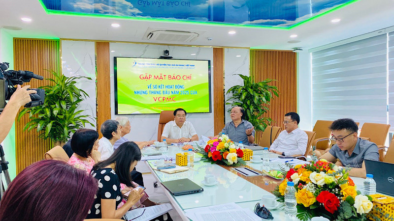 Nhiều vấn đề về bản quyền âm nhạc được chia sẻ trong buổi họp báo.