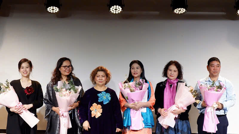 Ban lãnh đạo Trung tâm Bảo tồn Nghệ thuật biểu diễn Truyền thống Việt Nam.