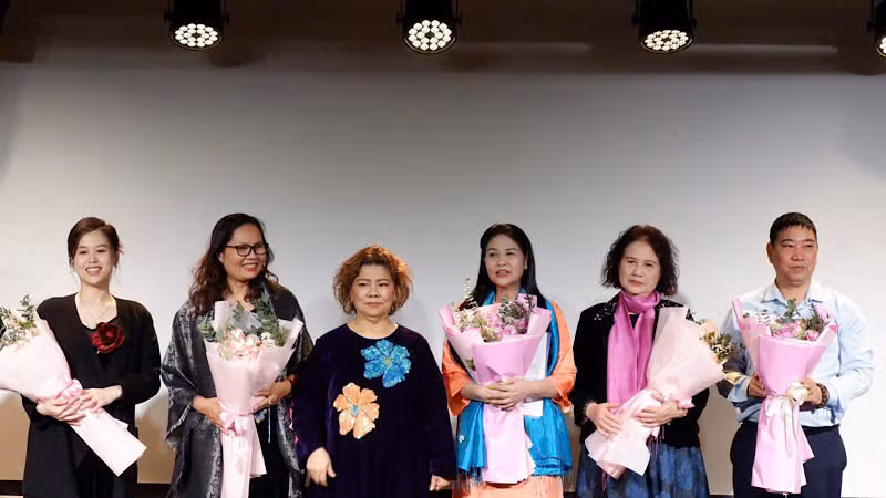 Ban lãnh đạo Trung tâm Bảo tồn Nghệ thuật biểu diễn Truyền thống Việt Nam.