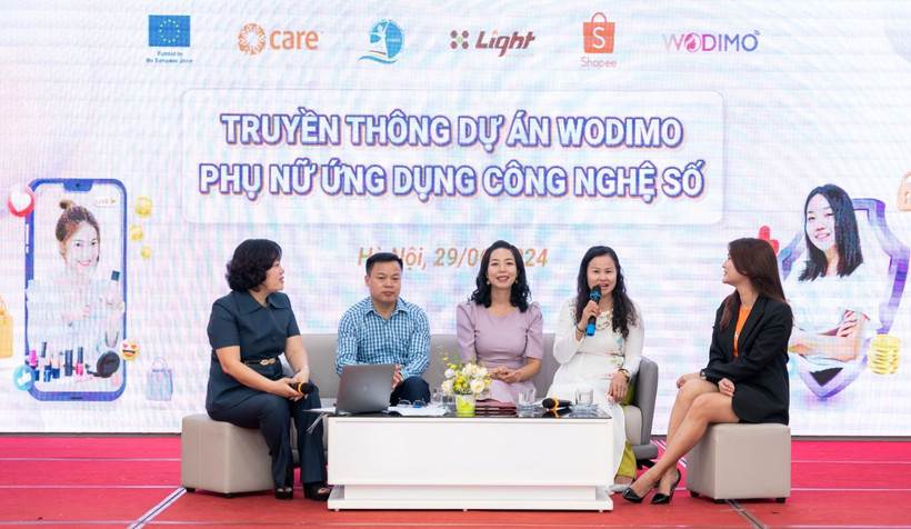Các đại biểu chia sẻ thông tin tại hội thảo: Kinh doanh trực tuyến và tiếp cận an sinh xã hội cho phụ nữ di cư phi chính thức.