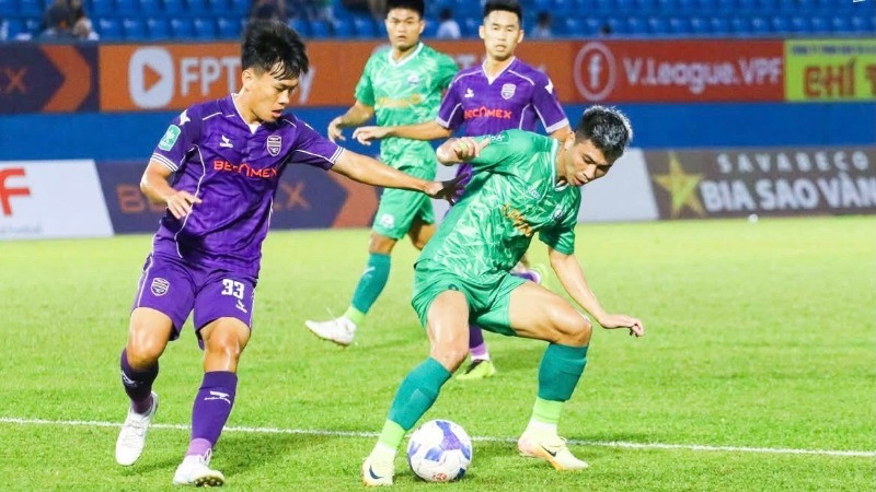 Phù Đổng Ninh Bình đã nỗ lực gỡ hòa, nhưng lại thua Becamex Bình Dương sau loạt đá luân lưu 11 m (Ảnh PĐNB).