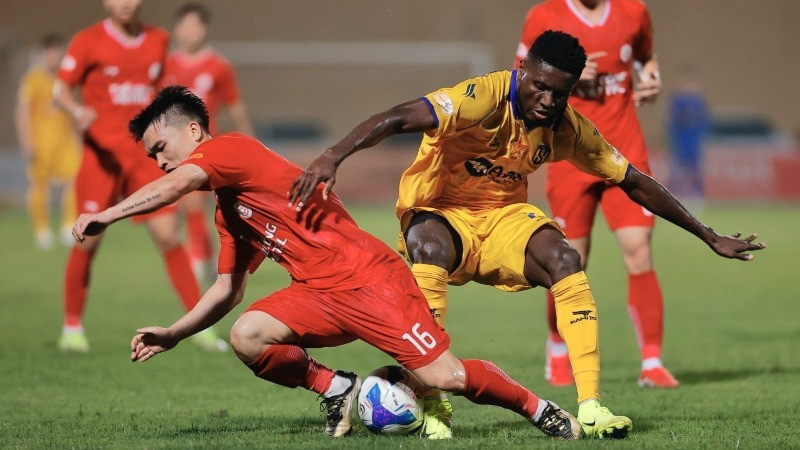 Kết thúc trận đấu, đội bóng Thể Công Viettel giành chiến thắng với tỷ số 1-0. (Ảnh: MINH QUYẾT-TTXVN) 