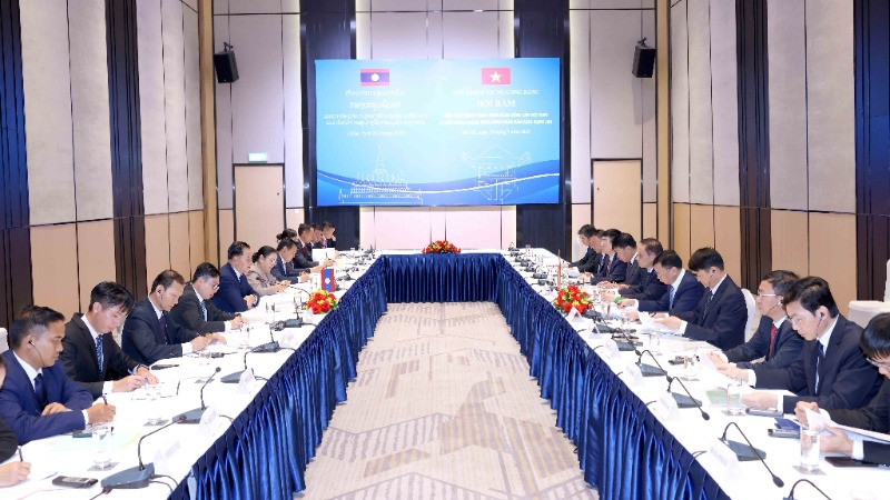 Hội đàm giữa 2 Văn phòng Trung ương Đảng Cộng sản Việt Nam và Đảng Nhân dân Cách mạng Lào. (Ảnh: TTXVN)