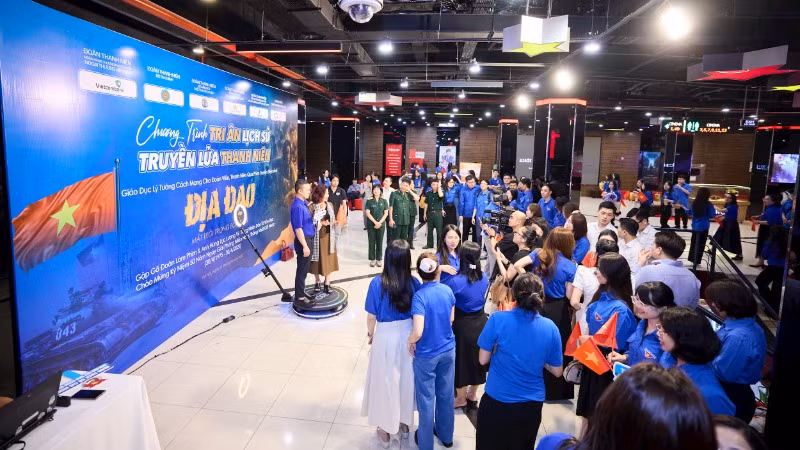 Phim Địa đạo: Mặt trời trong bóng tối được chiếu phổ biến tới thế hệ trẻ trong nhiều chương trình ý nghĩa.