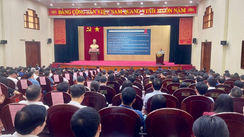 Các chuyên đề được lựa chọn giới thiệu trong lớp bồi dưỡng là những vấn đề đặc biệt quan trọng, bám sát mục tiêu, định hướng phát triển của tỉnh nhằm khai thác và phát huy tối đa tiềm năng, thế mạnh địa phương.