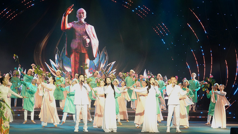 Tiết mục mở màn chương trình.