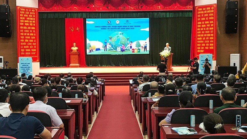 Toàn cảnh lễ phát động.